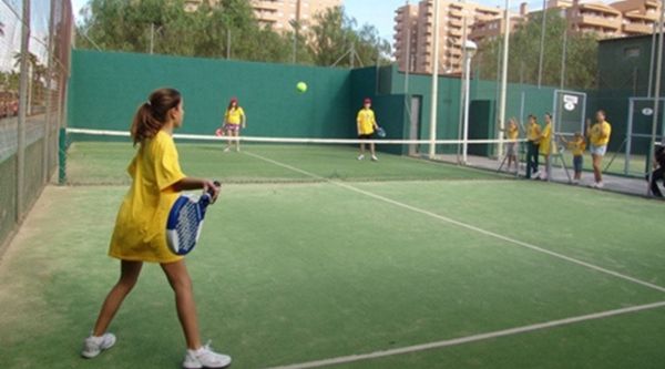Imagen del listado de campamentos Pádel en Aula Viajera