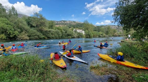 Experiencia de piragüismo y rafting para colegios en La Pinilla (4)