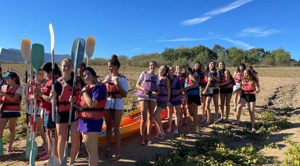 Experiencia de piragüismo y rafting para colegios en La Pinilla 