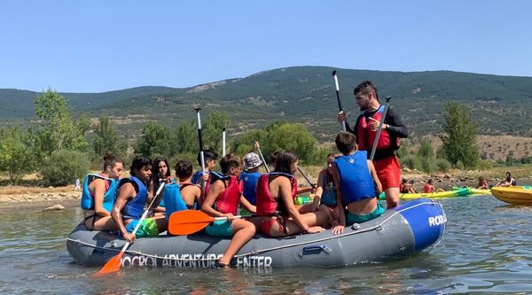 Experiencia de piragüismo y rafting para colegios en La Pinilla (8)