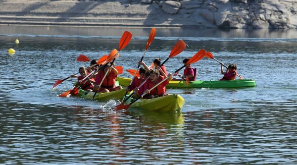 Piragüismo para escolares en el Pantano de San Juan 
