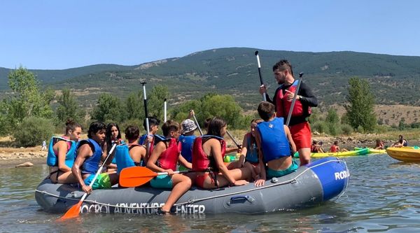 Alumnos de 4º de la ESO y Bachillerato disfrutando de su viaje de fin de estudios en Huesca 